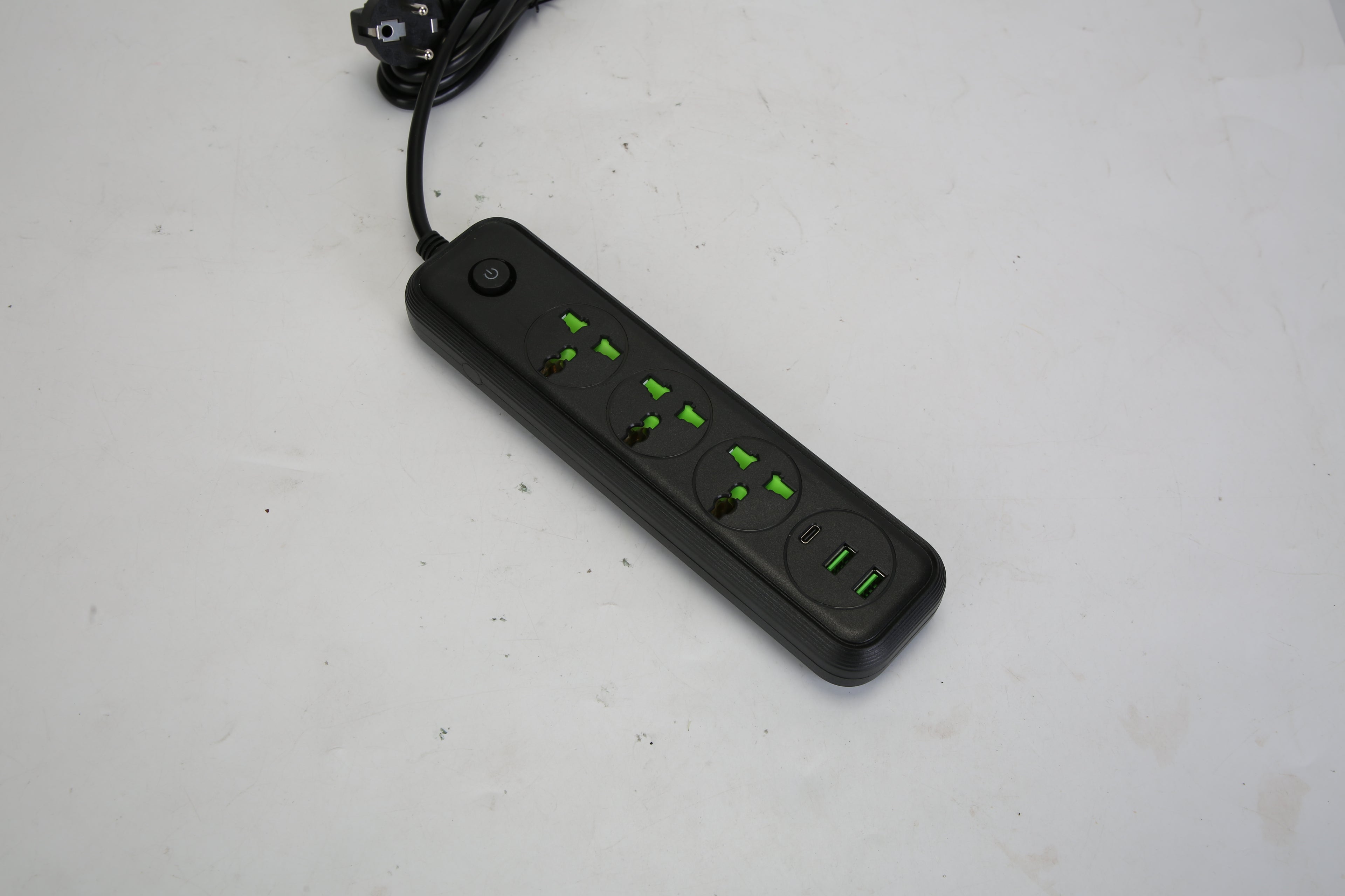 1Pc Power Strip With 6FT Extension